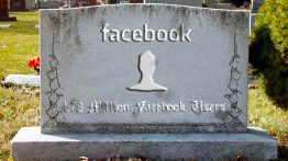 فرزندان با دیدن والدین خود در فیس بوک از آن فرار میکنند !!,اخبار فیس بوک,فیسبوک,اخبار در مورد فیسبوک,اعتیاد به فیس بوک,تحقیقتا در مورد فیسبوک,بحران فیس بوک,عدم محبوبیت فیس بوک,کاهش محبوبیت فیسبوک